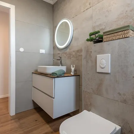 Сasa de vacaciones Lovely In Kamen With Kitchen Kamenmost