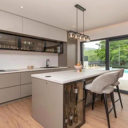 Awesome Home In Kamen Most Feriehus Kamenmost