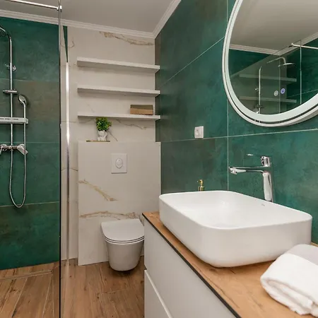 Awesome Home In Kamen Most Feriehus